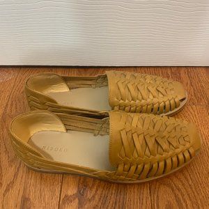 Men's Nisolo Huarache Sandal size 9.5 in Saddle Brown